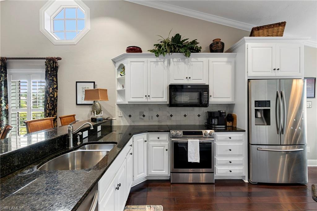 221 Kings WAY photo 8