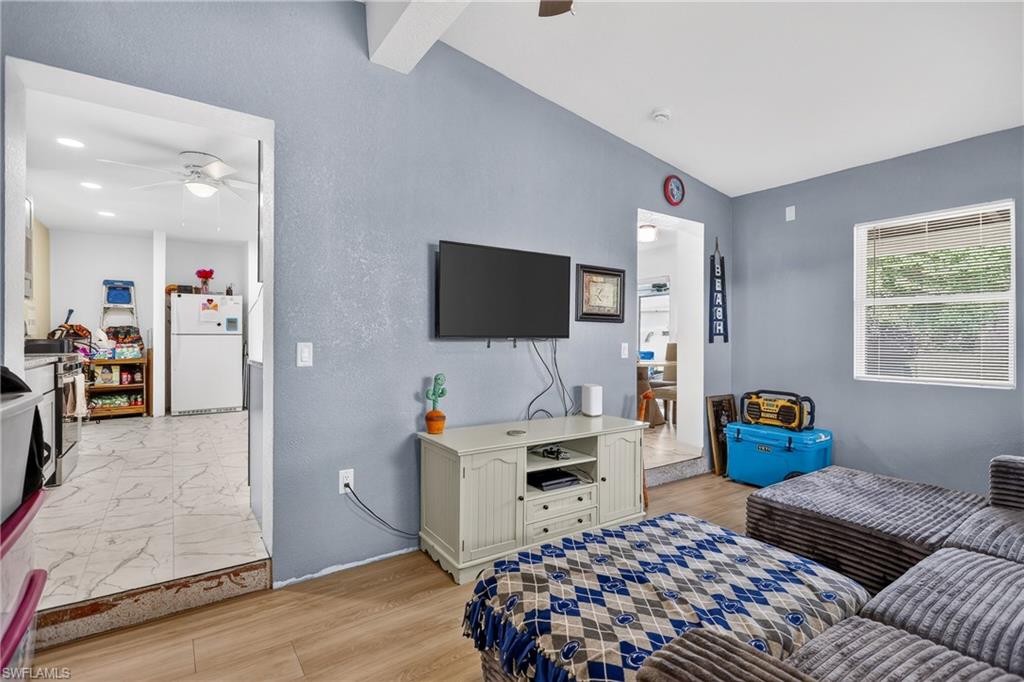 22018 Catherine AVE photo 12