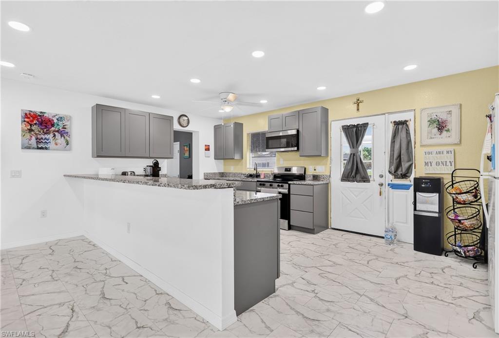 22018 Catherine AVE