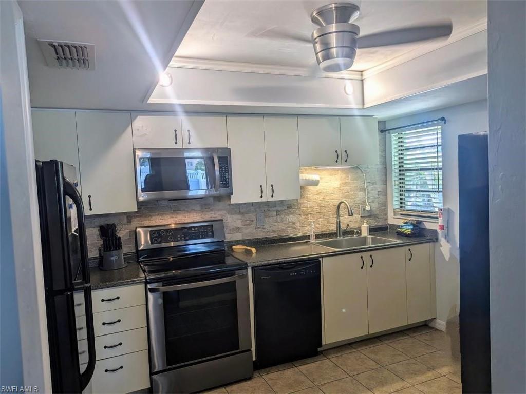 715 47th ST 104 photo 6