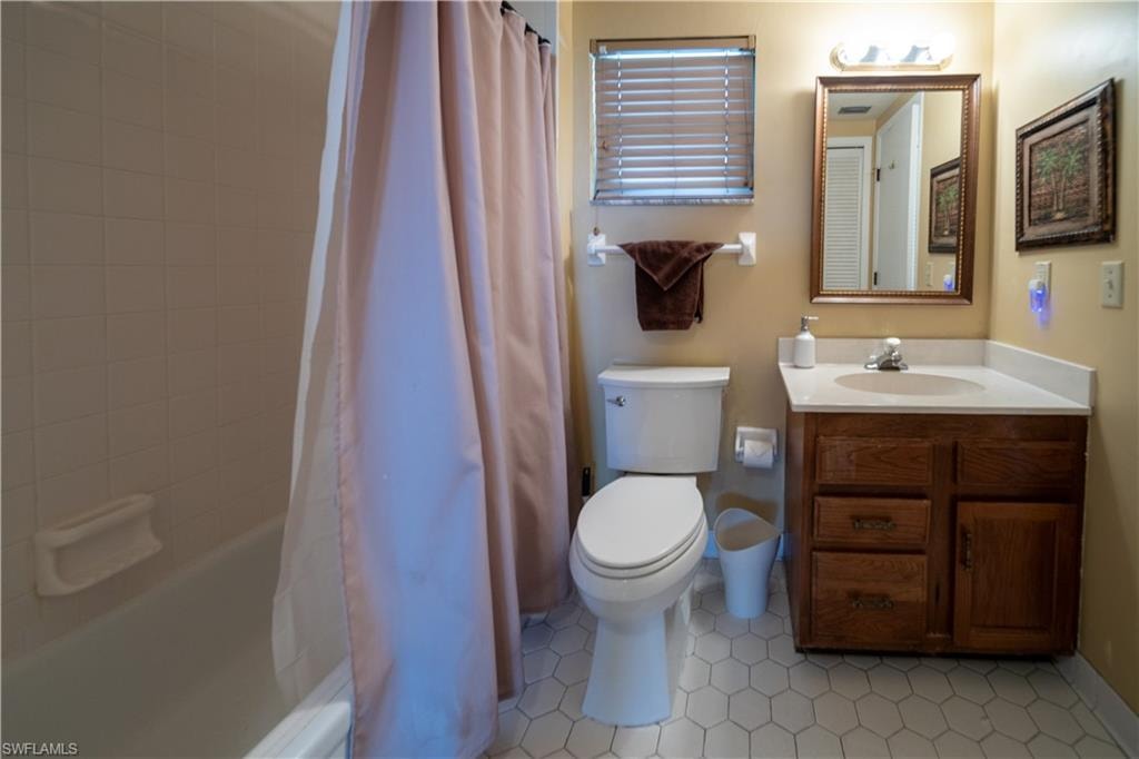807 River Point DR 304D photo 12