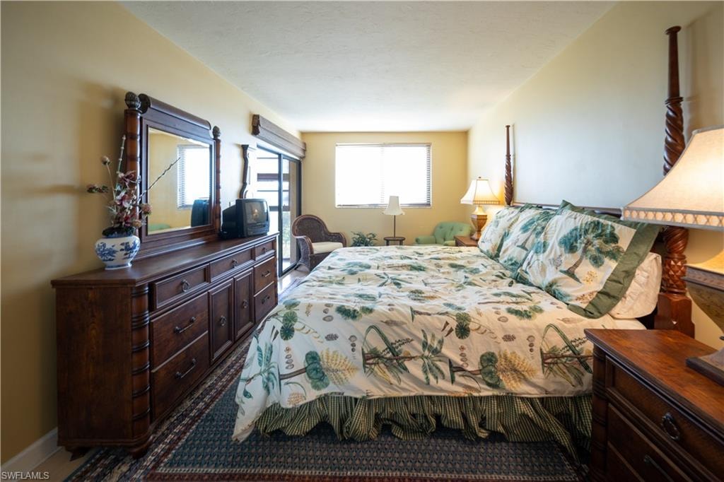 807 River Point DR 304D photo 10