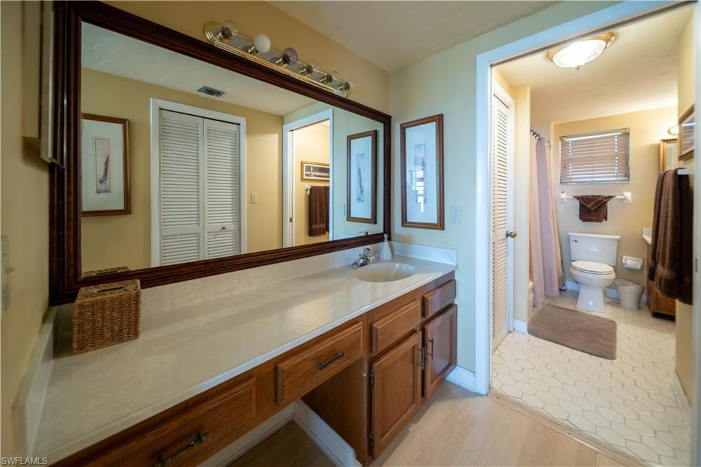807 River Point DR 304D photo 11
