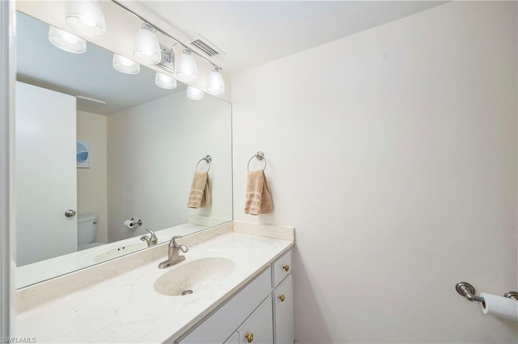 425 Wildwood LN photo 23