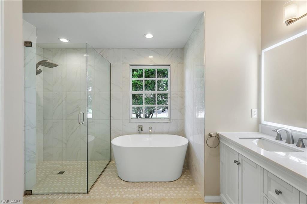 8748 Lake CIR photo 23