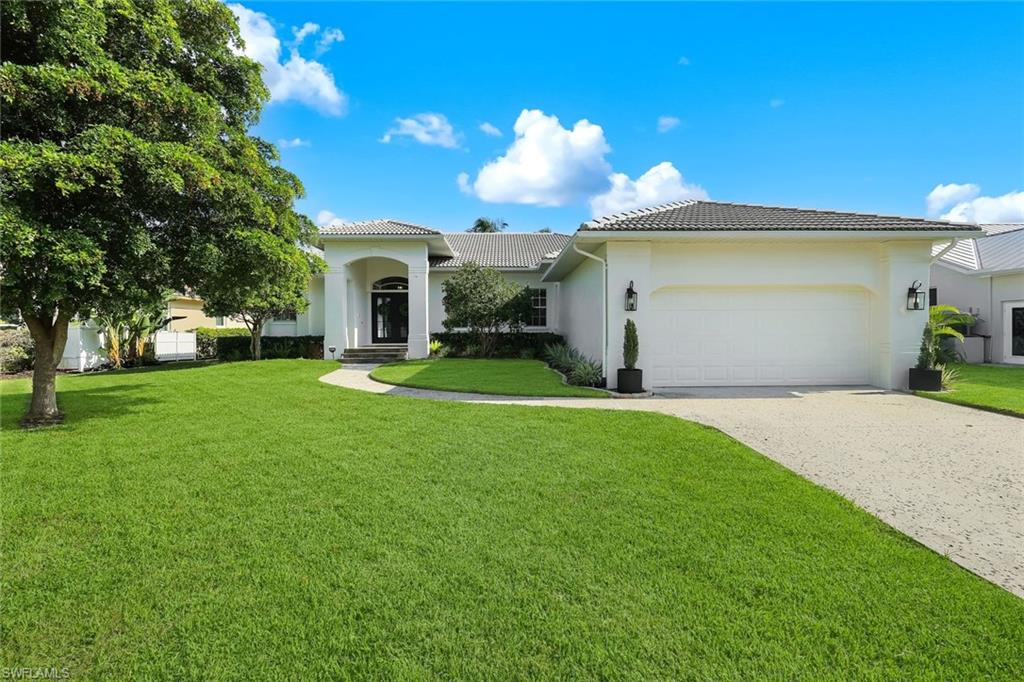 8748 Lake CIR