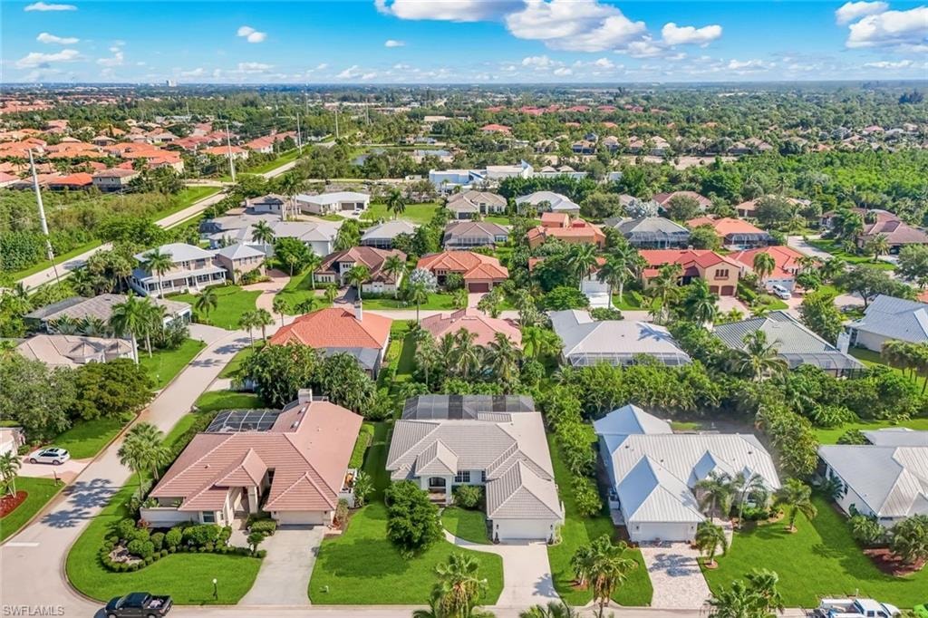 8748 Lake CIR