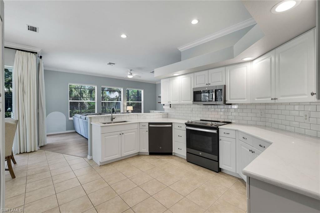 8748 Lake CIR photo 11