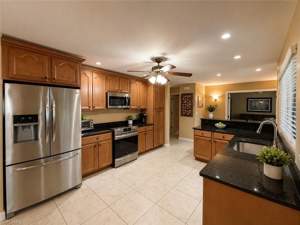 922 SE 1st PL