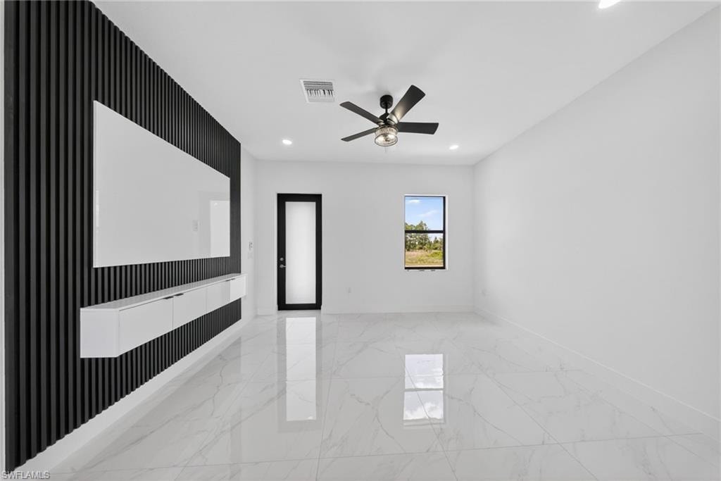 1213 Dodwin ST E photo 7
