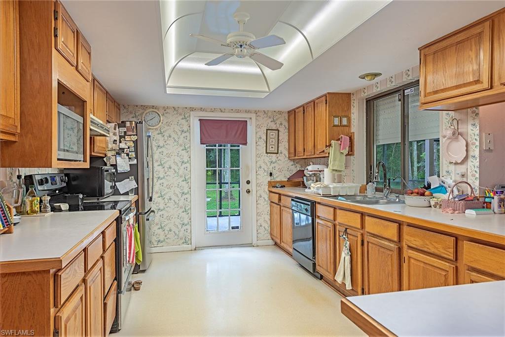 6040 Lancewood WAY photo 8