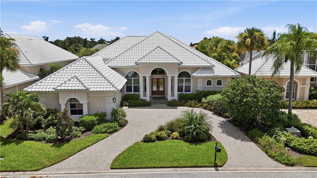 Stately and sophisticated!