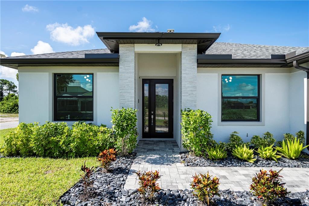 Front Door/Entryway