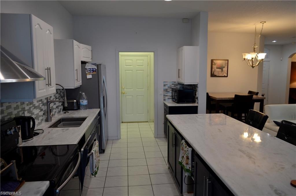1702 Emerald Cove DR