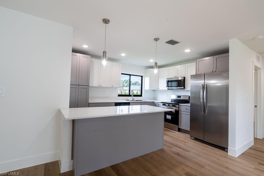 1160 Edelweiss ST E photo 13