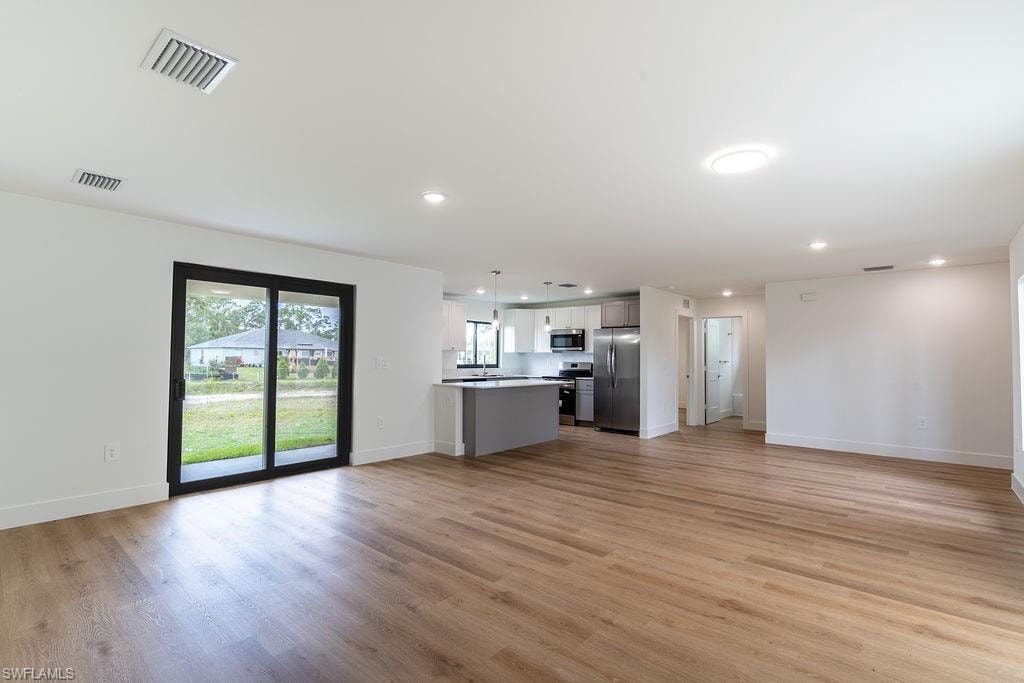 1160 Edelweiss ST E photo 12