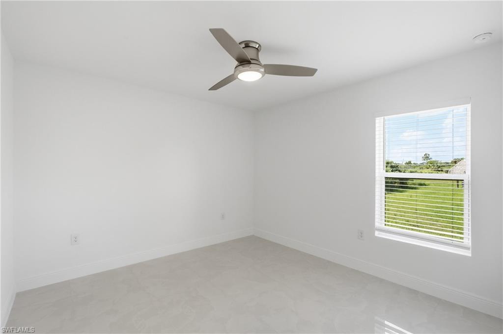 645 Whitmore LOOP photo 22