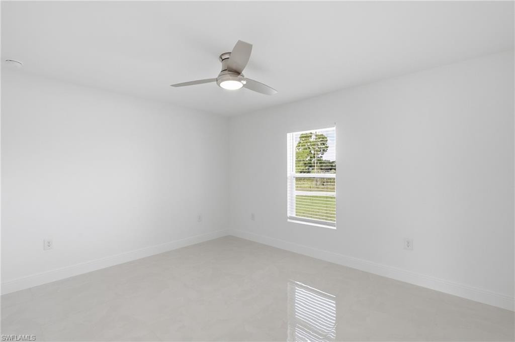 647 Whitmore LOOP photo 21