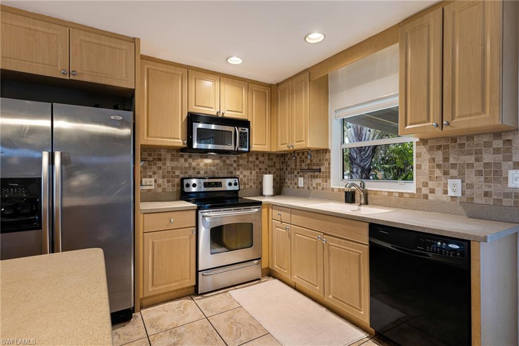 18597 Marco BLVD photo 13