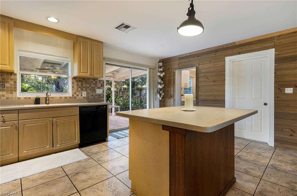 18597 Marco BLVD photo 14