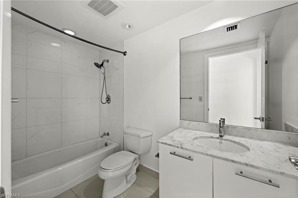 3000 Oasis Grand BLVD 1603 photo 23