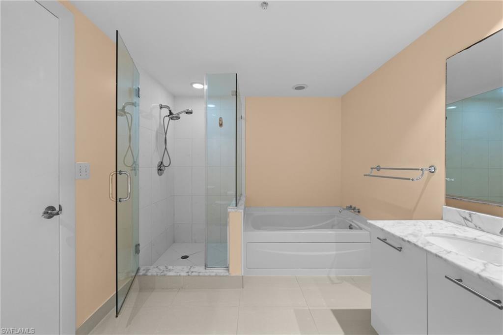 3000 Oasis Grand BLVD 1603 photo 18