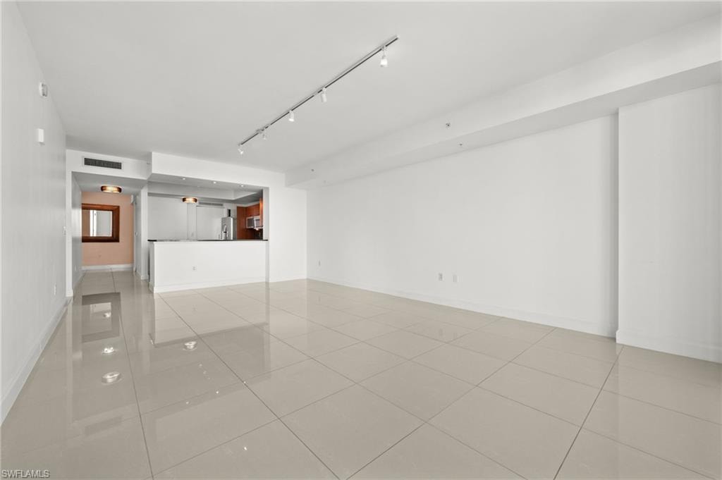 3000 Oasis Grand BLVD 1603 photo 15