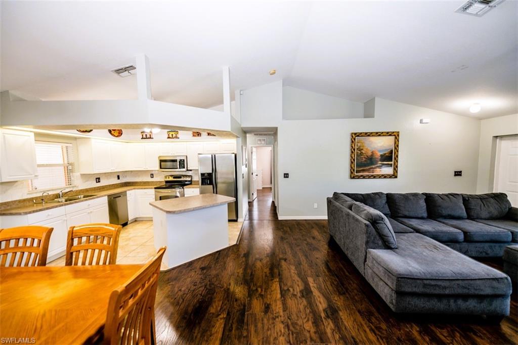 501 24th TER photo 20