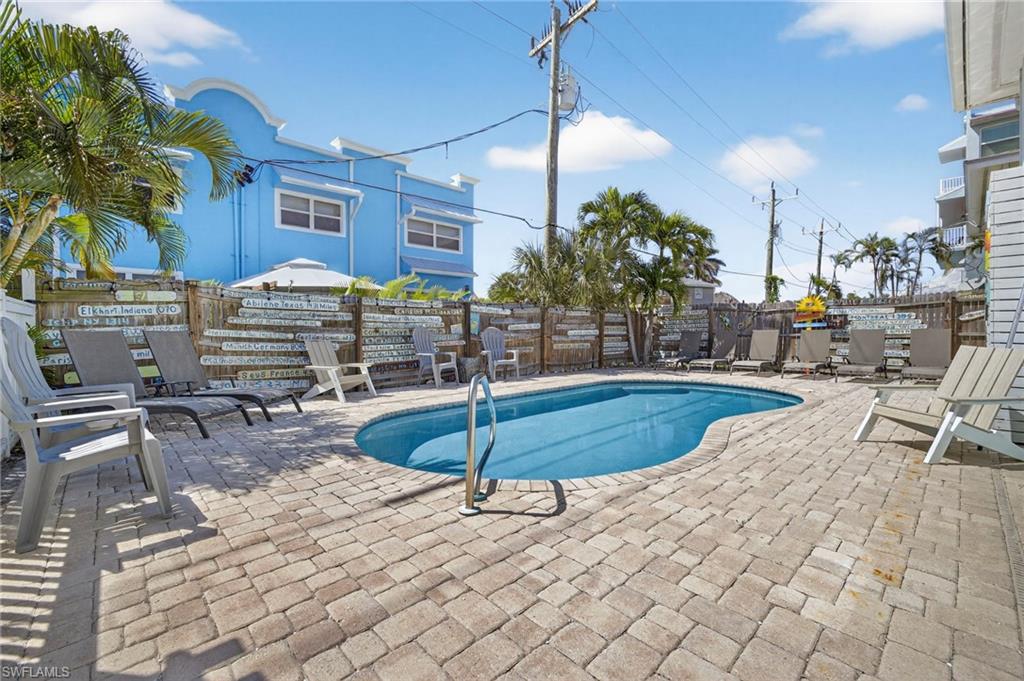245 Mango ST photo 6