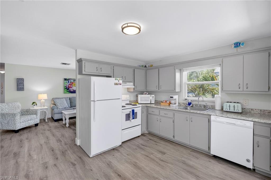 245 Mango ST photo 18