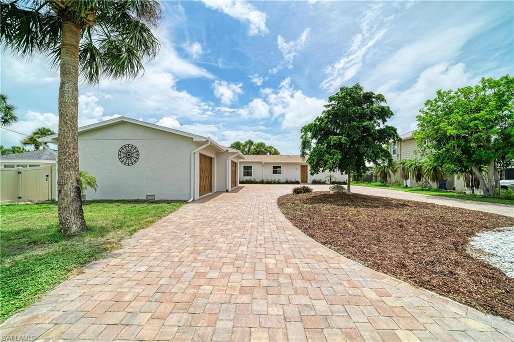 211 Bahia Vista DR