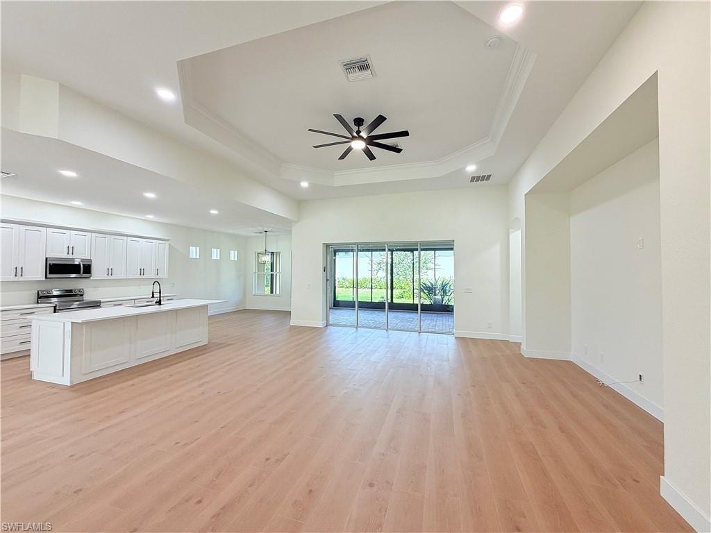 11001 Sea Tropic LN photo 6