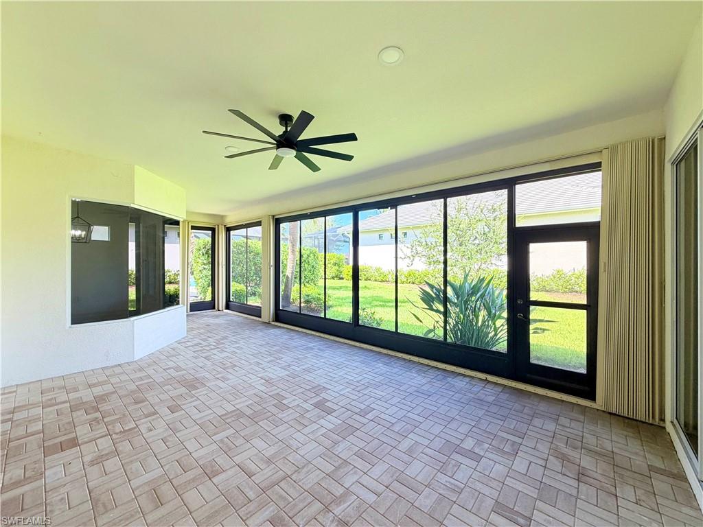 11001 Sea Tropic LN photo 17