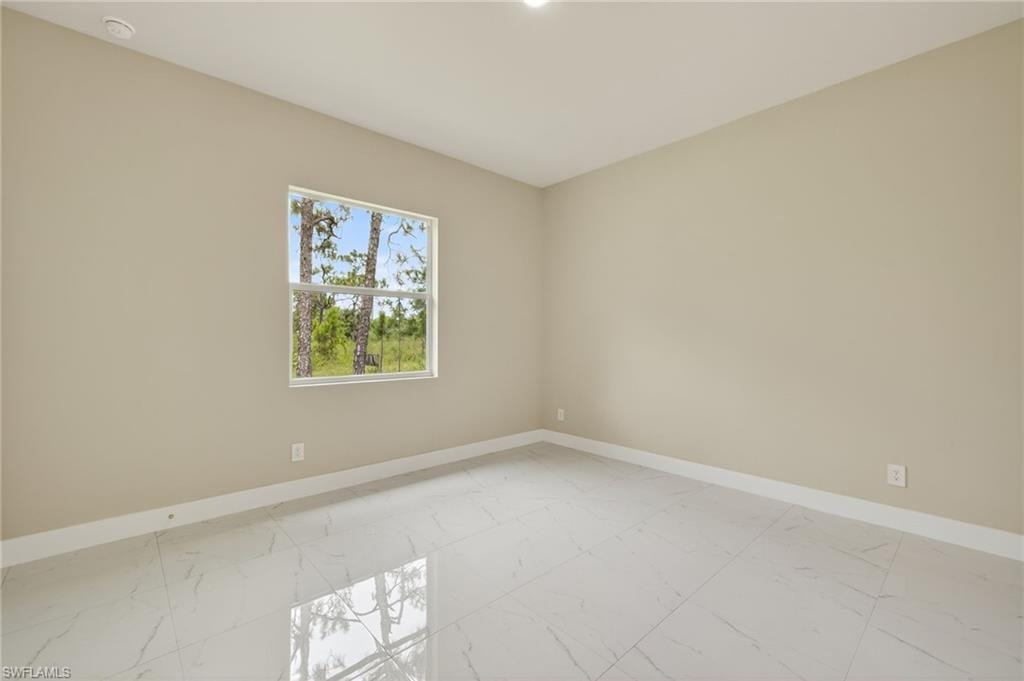photo of similar home, diferent color combination and cabinetry