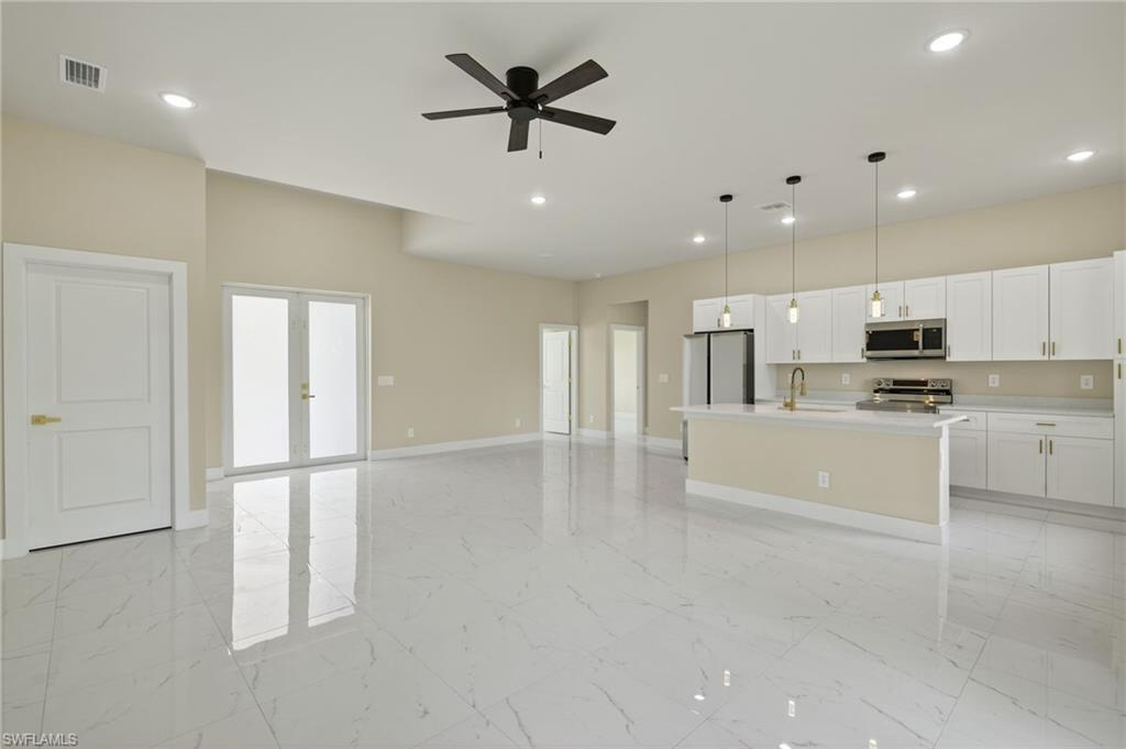 photo of similar home, diferent color combination and cabinetry