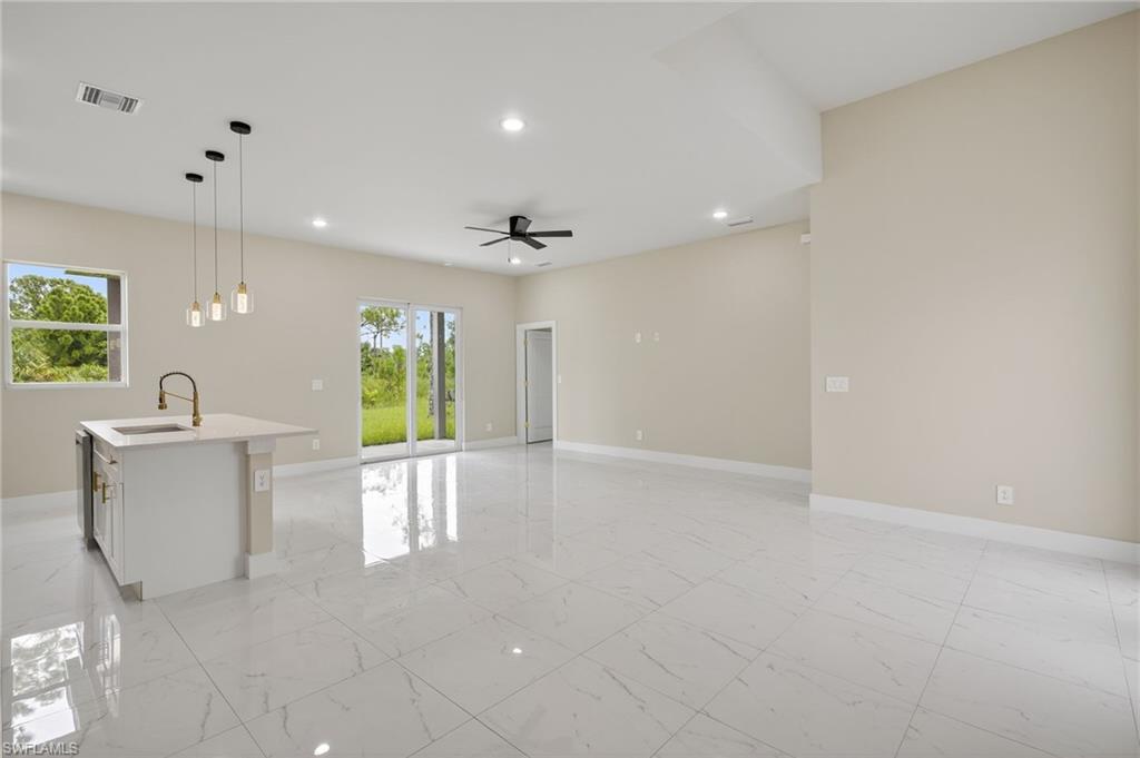 photo of similar home, diferent color combination and cabinetry