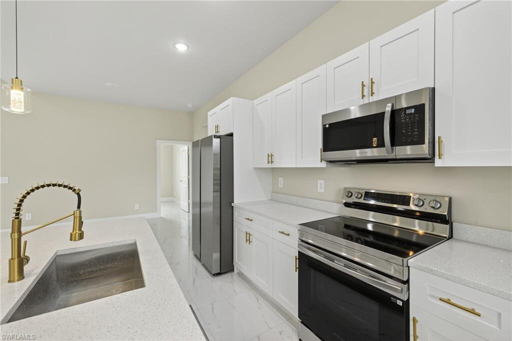 photo of similar home, diferent color combination and cabinetry