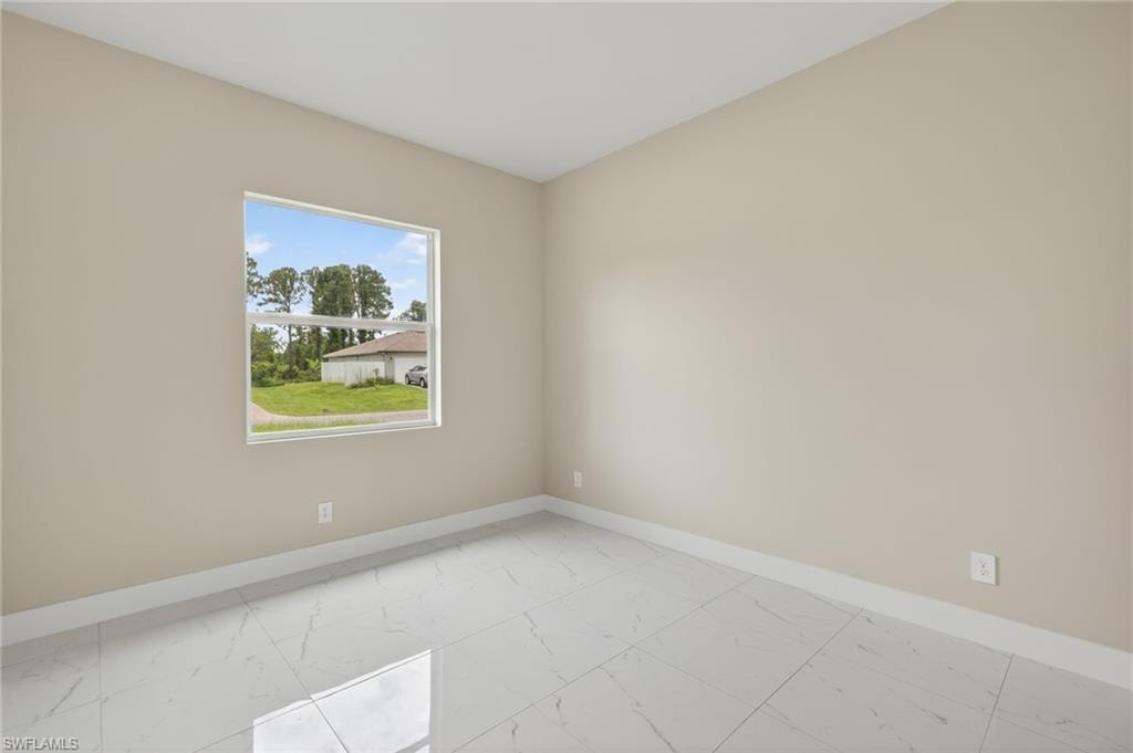 photo of similar home, diferent color combination and cabinetry