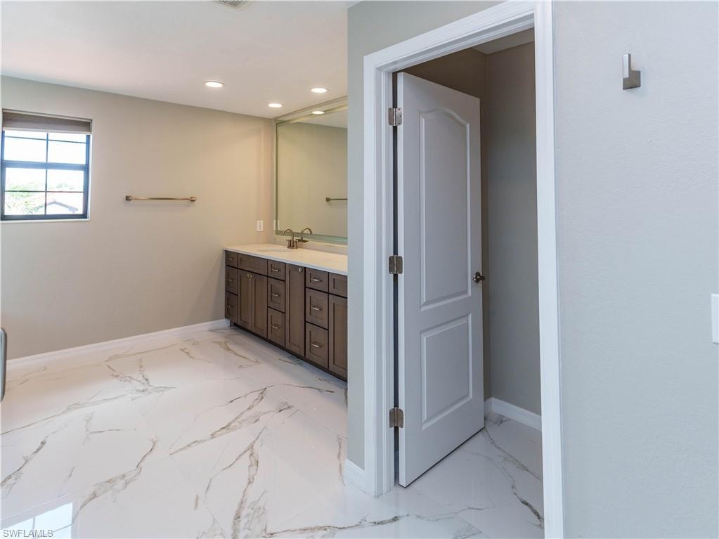 1588 Vizcaya LN photo 23