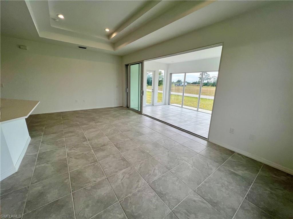 628 Falls LN photo 17