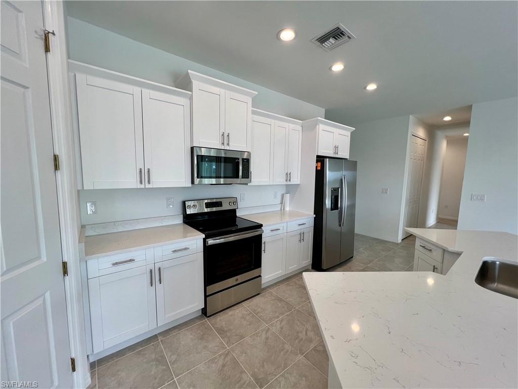 628 Falls LN photo 12