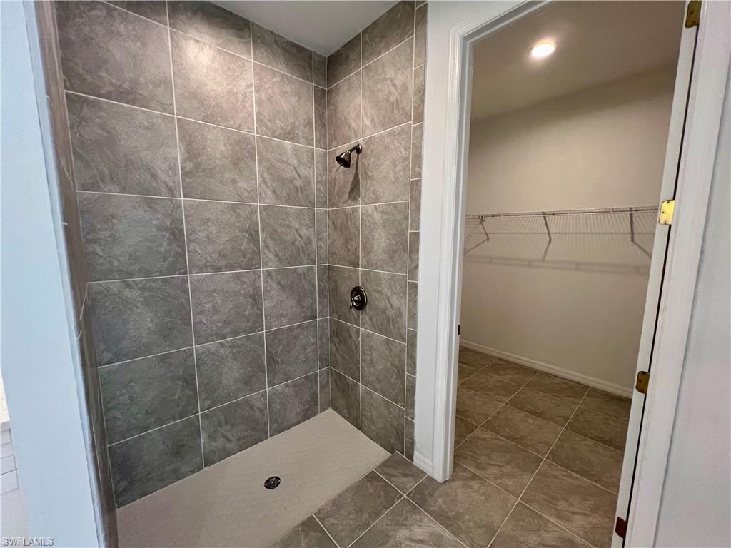 628 Falls LN photo 22