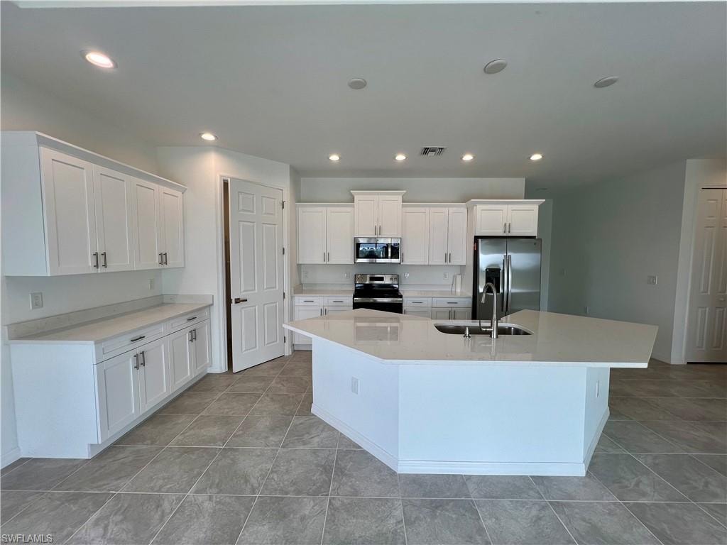 628 Falls LN photo 11