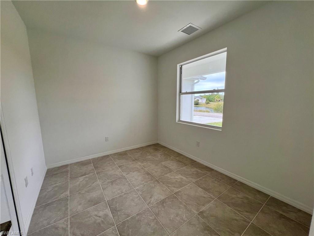 628 Falls LN photo 25