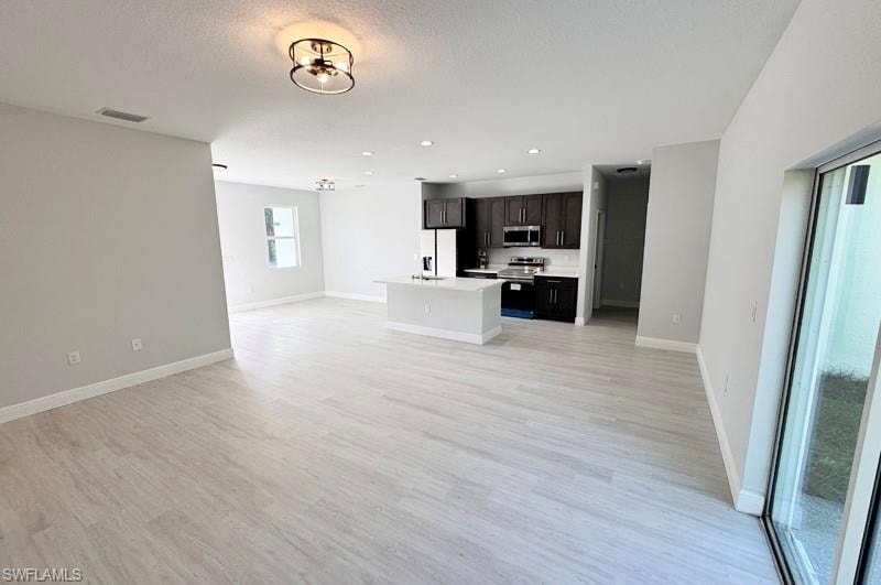 1153 Chalmer TER