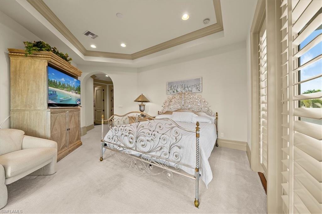 3111 Leeward LN
