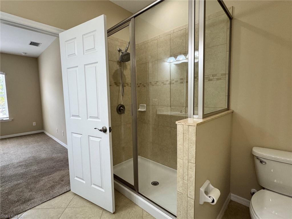 8560 Evernia CT 201 photo 18