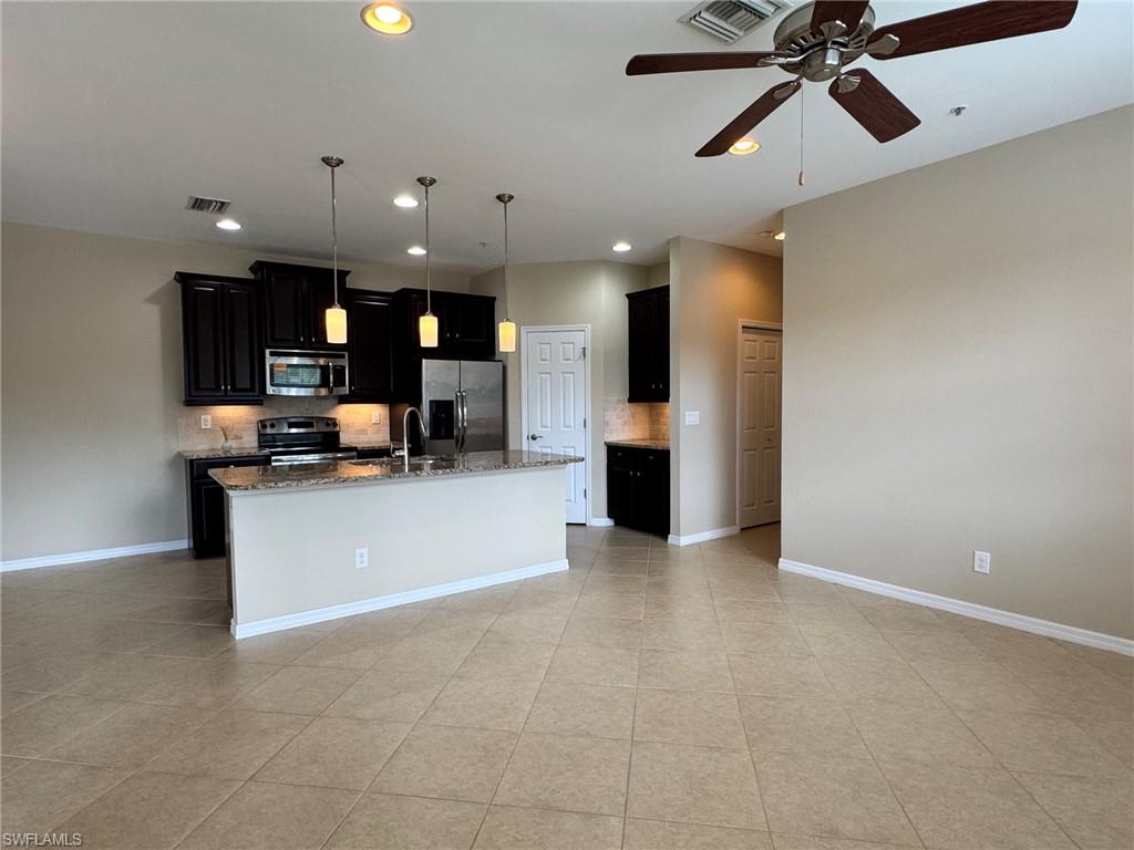 8560 Evernia CT 201 photo 8