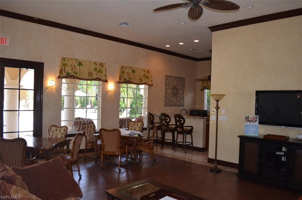 8560 Evernia CT 201 photo 25