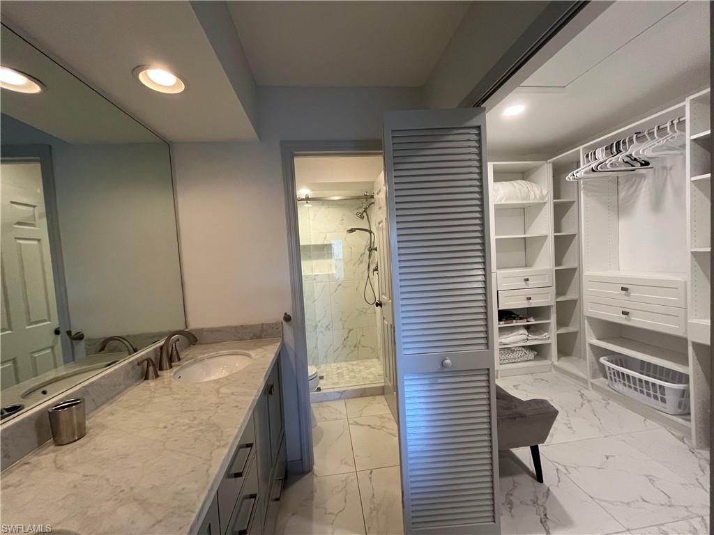 513 Lake Louise CIR 202 photo 9
